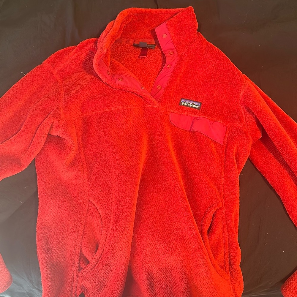 Large red Patagonia fleece